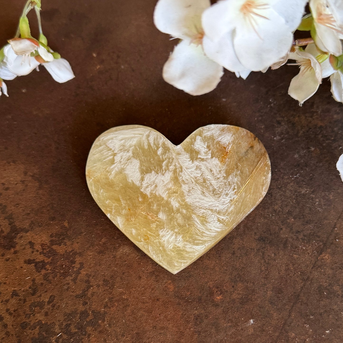 Golden Mica Crystal Heart – Empowerment, Emotional Healing & Radiant Spiritual Energy
