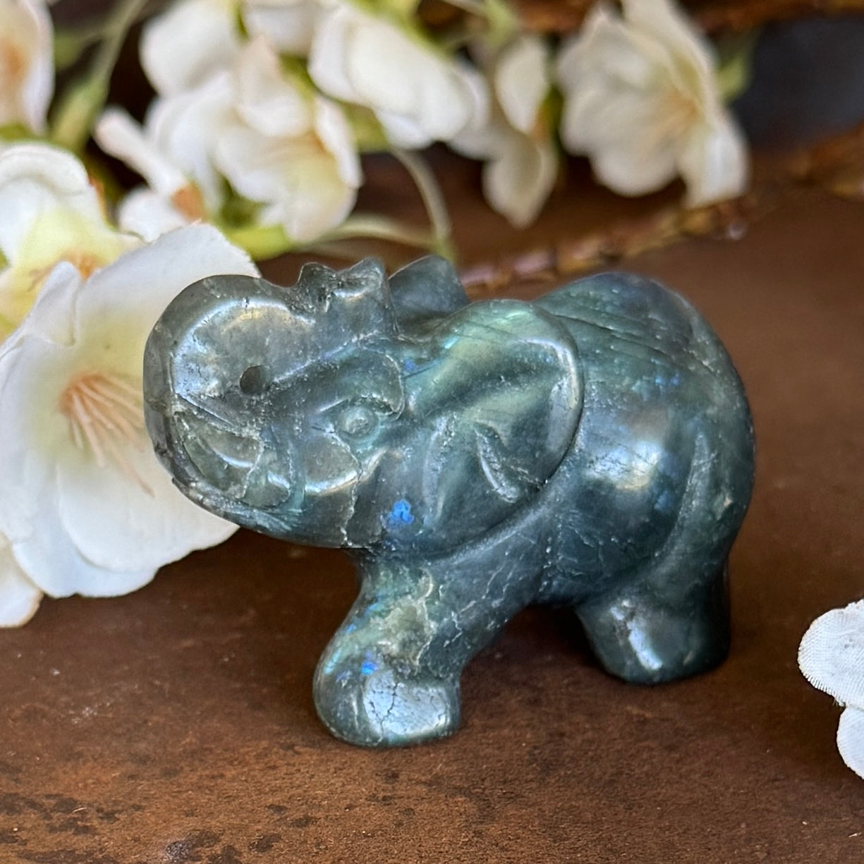 Labradorite Crystal Elephant – Intuition, Protection & Spiritual Awakening