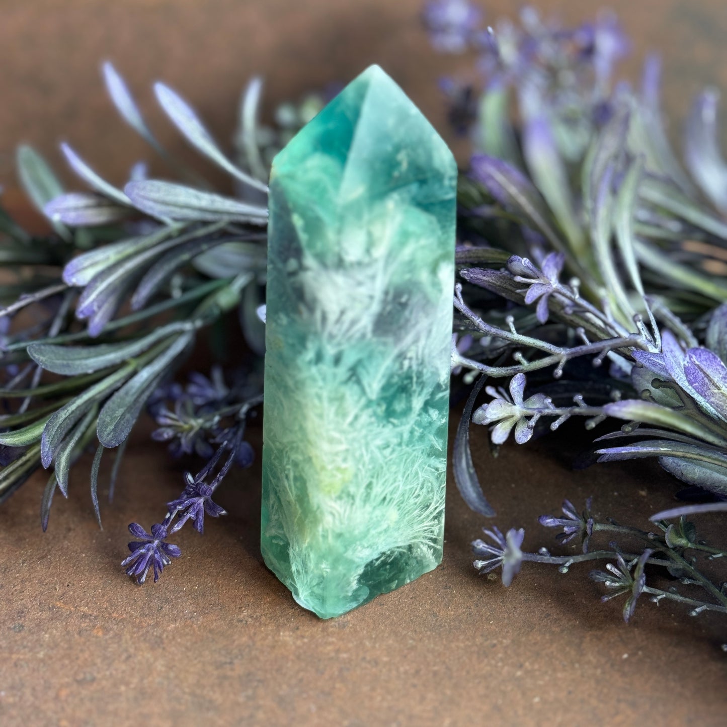 Feather Fluorite Crystal Tower – Chakra Alignment, Clarity & Spiritual Healing