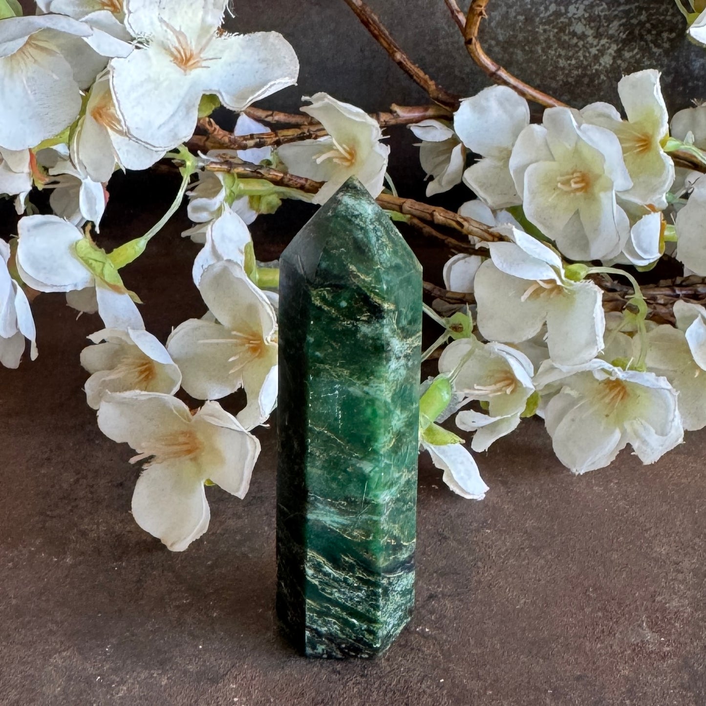 Emerald Crystal Tower – Heart Chakra Healing, Abundance & Spiritual Growth