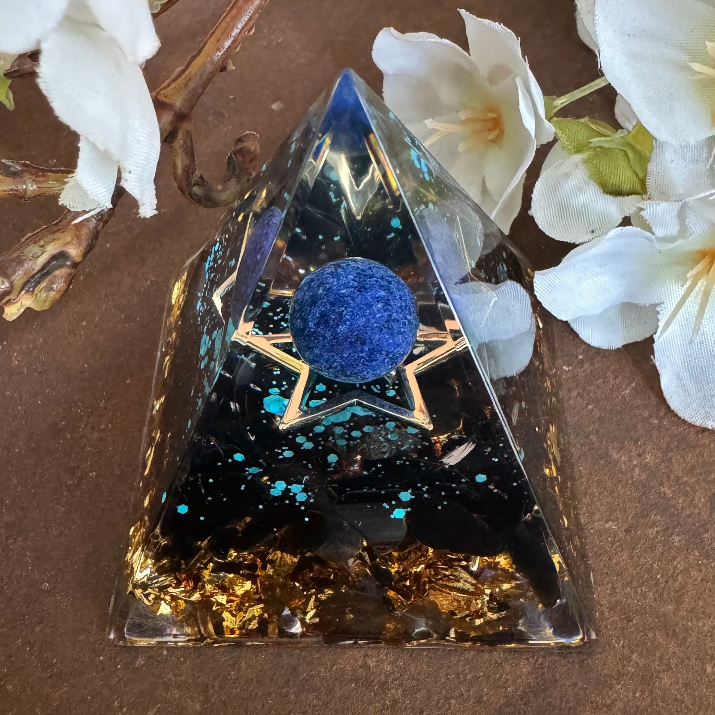Orgonite Pyramid with Obsidian, Sodalite Sphere & Star Symbol – Spiritual Protection, Clarity & Energy Cleansing