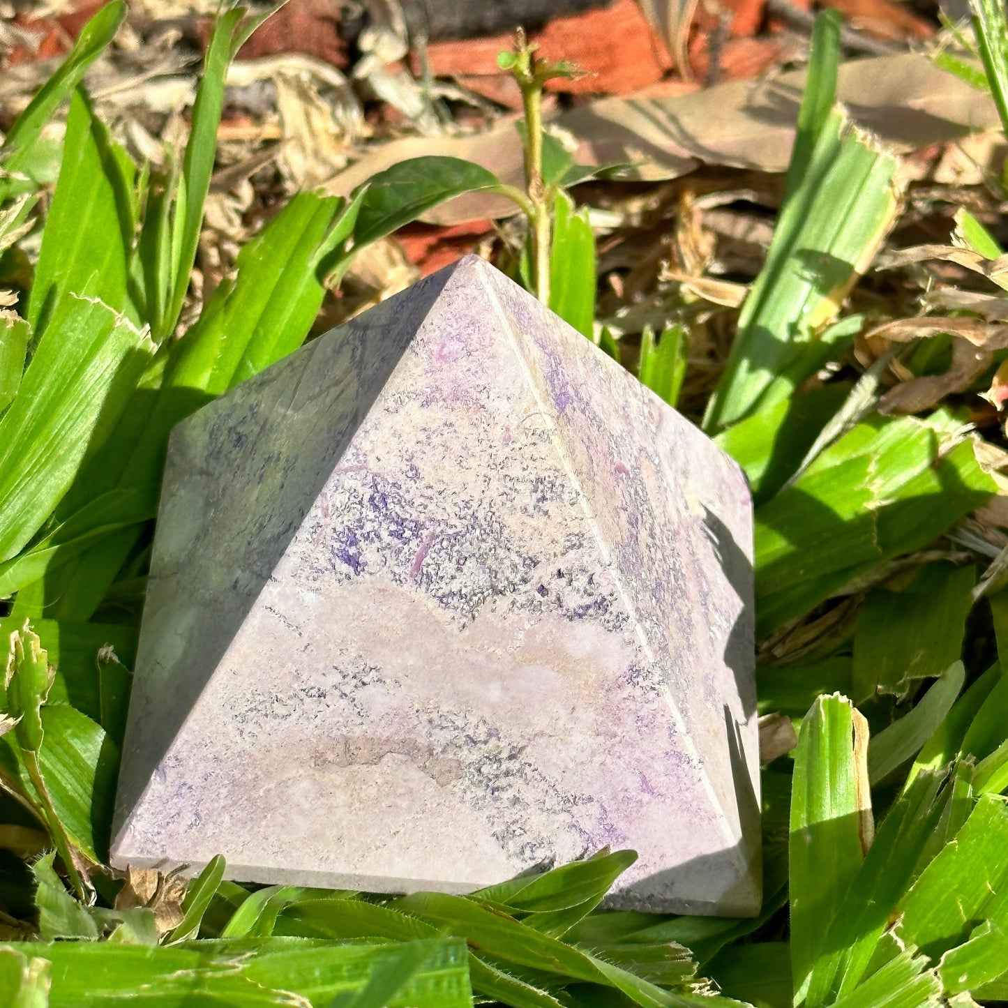 Phosphosiderite Pyramid Crystal – Emotional Healing, Spiritual Protection & Divine Calm