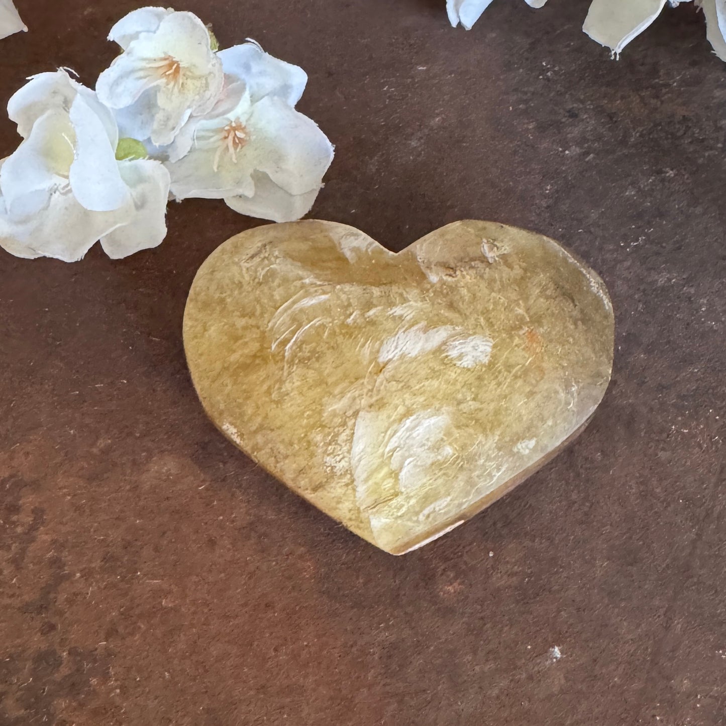 Golden Mica Crystal Heart – Empowerment, Emotional Healing & Radiant Spiritual Energy