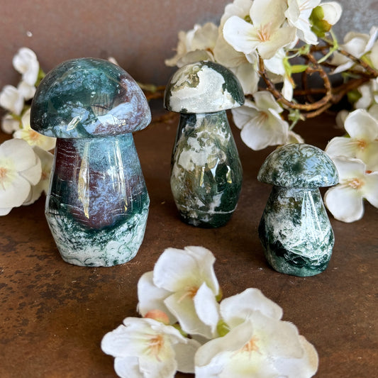 Moss Agate Crystal Mushroom – Growth, Grounding & Emotional Healing