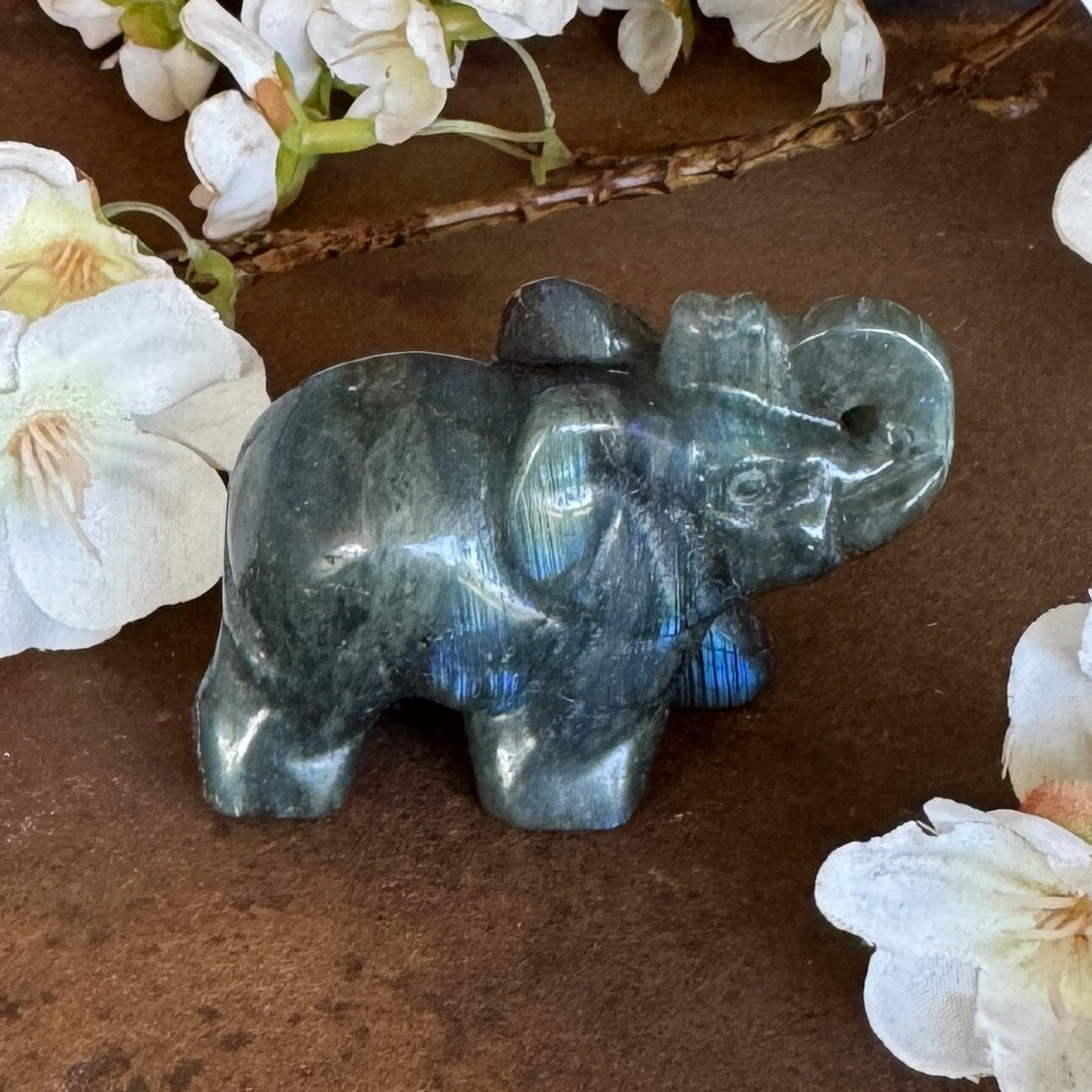 Labradorite Crystal Elephant – Intuition, Protection & Spiritual Awakening
