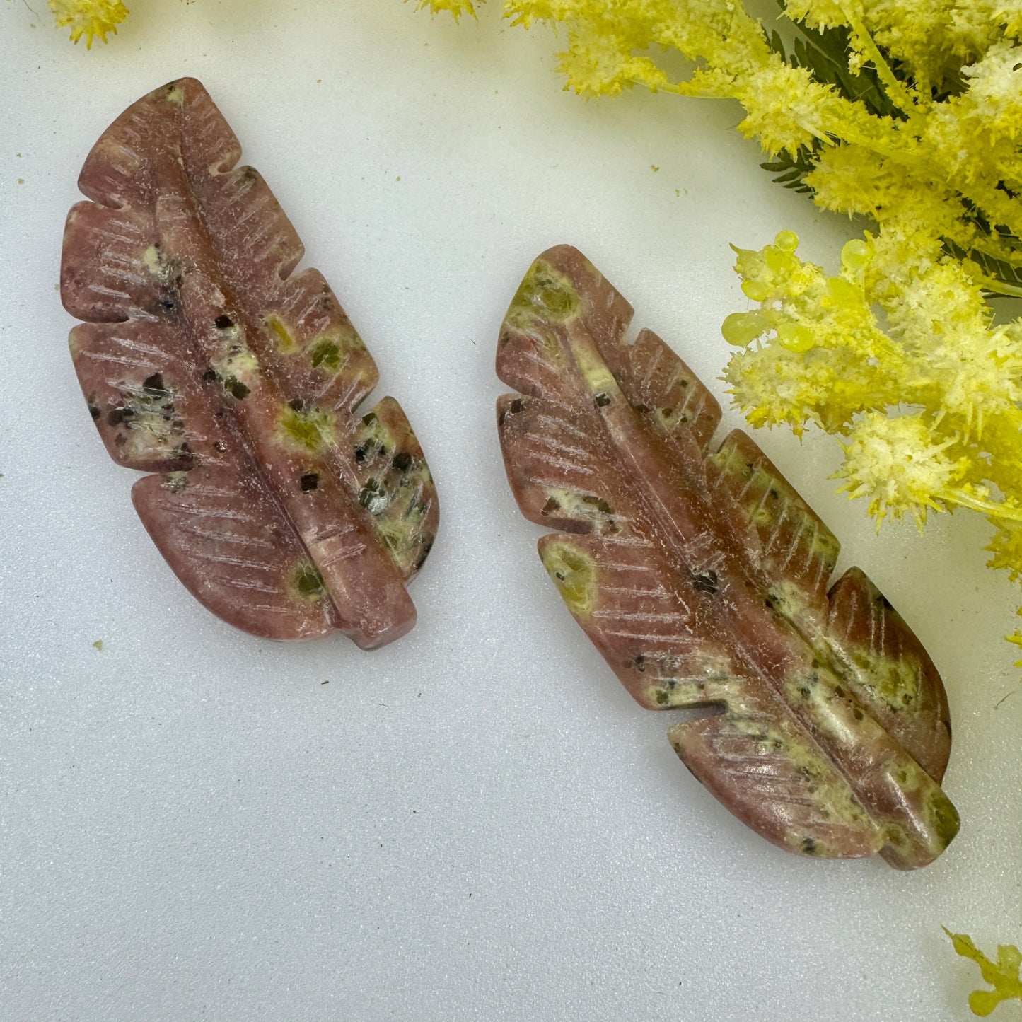Feather Crystal Carving – Ascension, Balance & Spiritual Healing
