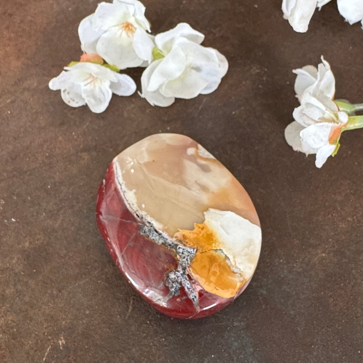 Mookaite Palm Stone – Grounding, Vitality & Emotional Balance