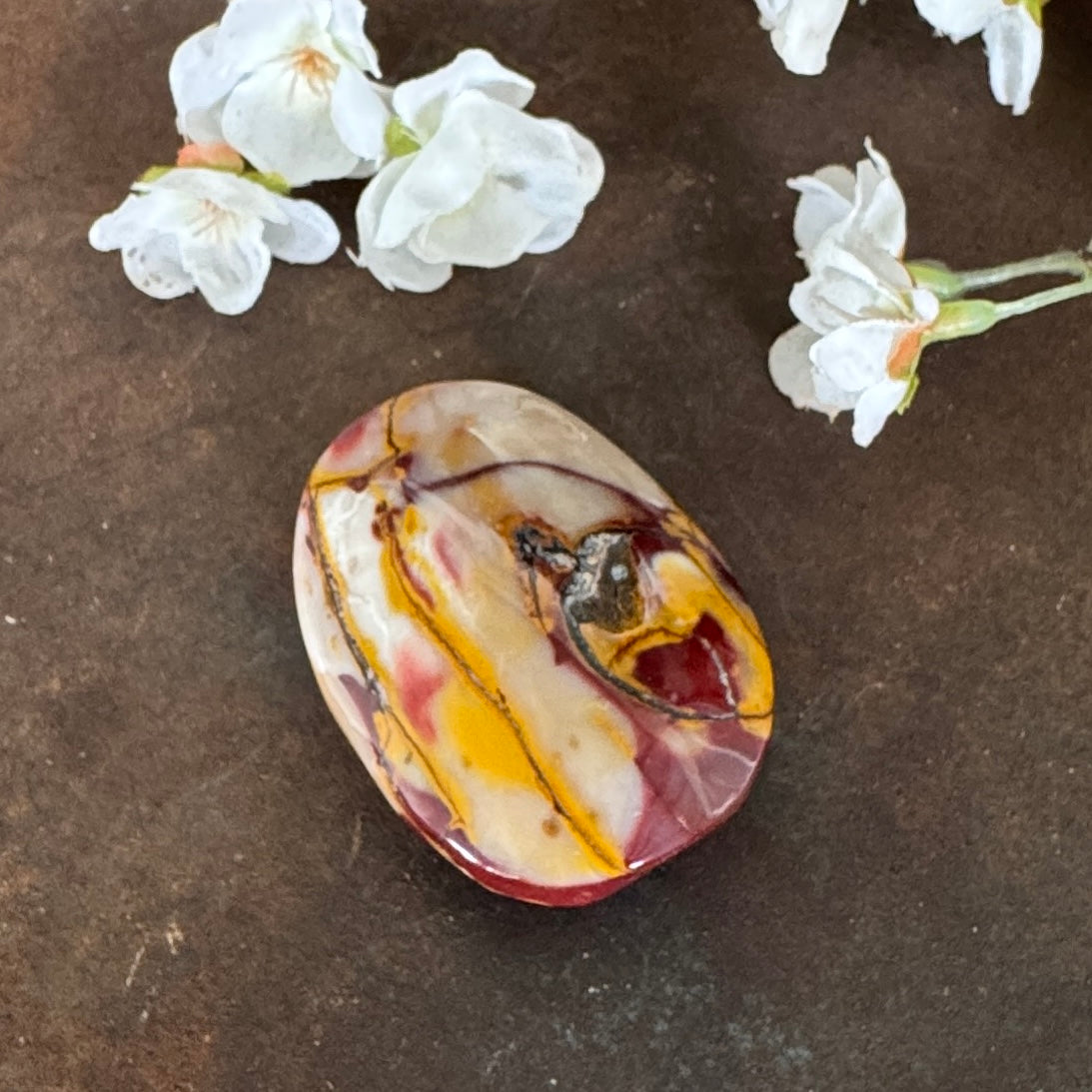 Mookaite Palm Stone – Grounding, Vitality & Emotional Balance