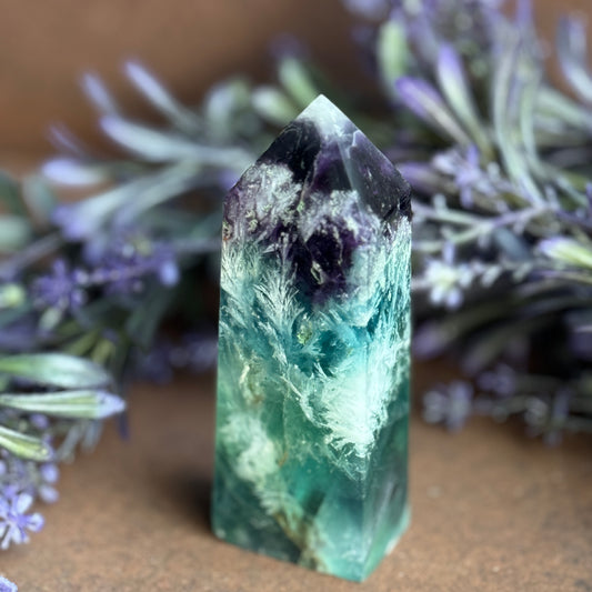 Feather Fluorite Crystal Tower – Chakra Alignment, Clarity & Spiritual Healing
