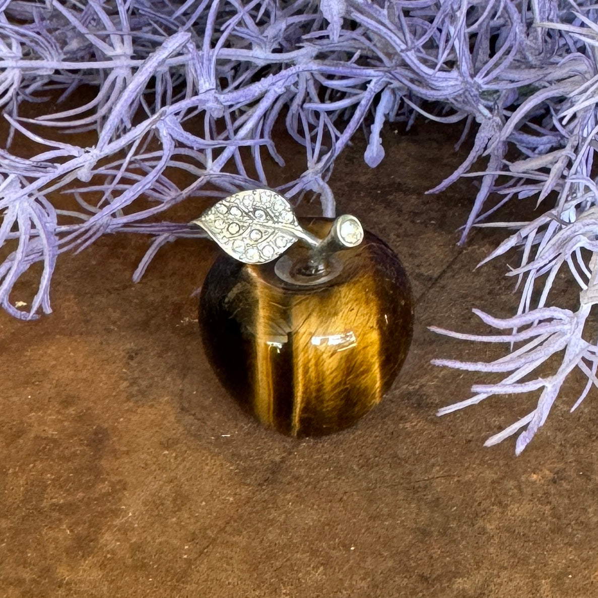 Crystal Apple – Hand-Carved Gemstone Symbol of Love, Growth & Abundance