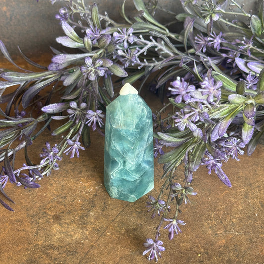 Blue Fluorite Crystal Tower – Clarity, Communication & Spiritual Healing