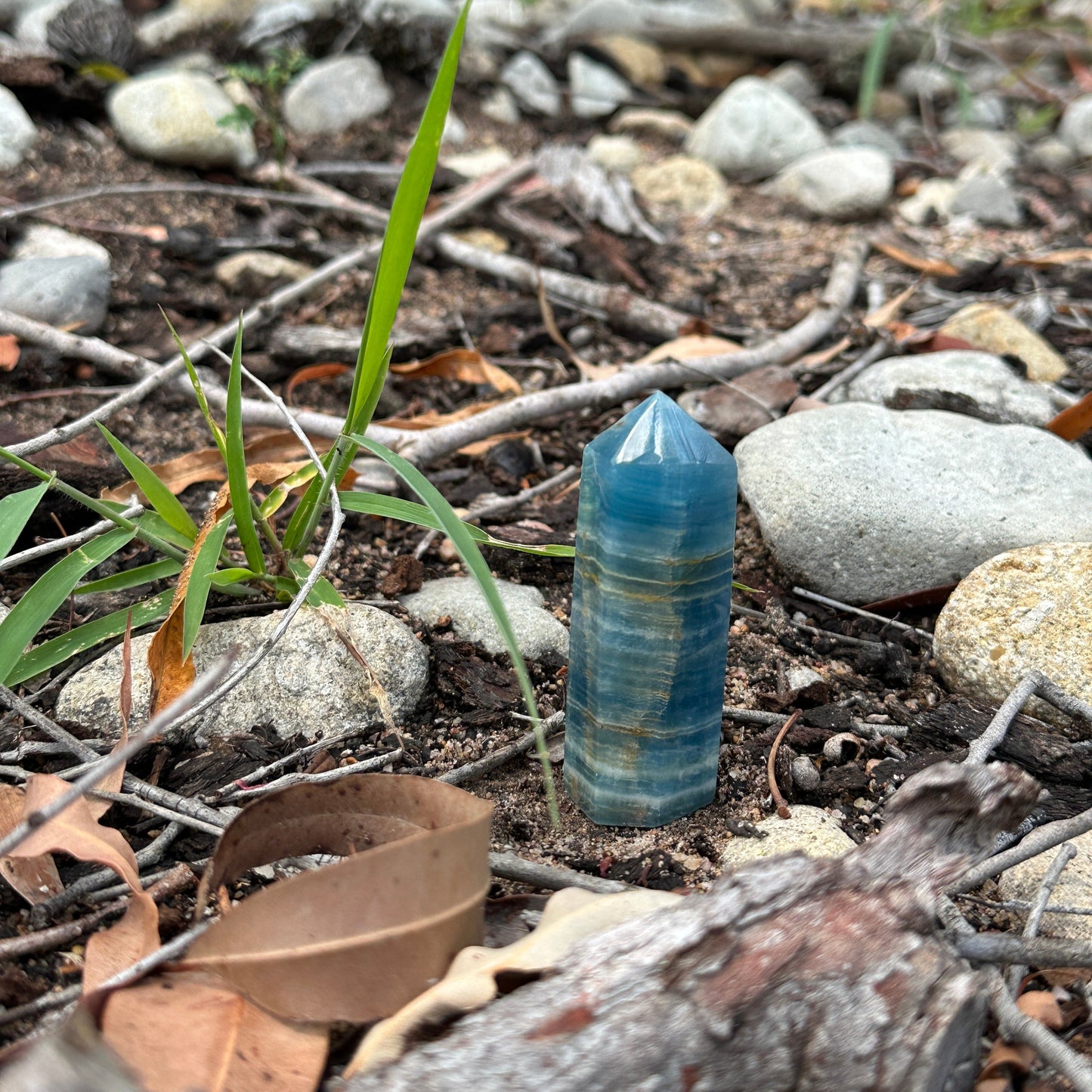 Blue Onyx Crystal Tower – Grounding, Emotional Strength & Spiritual Protection