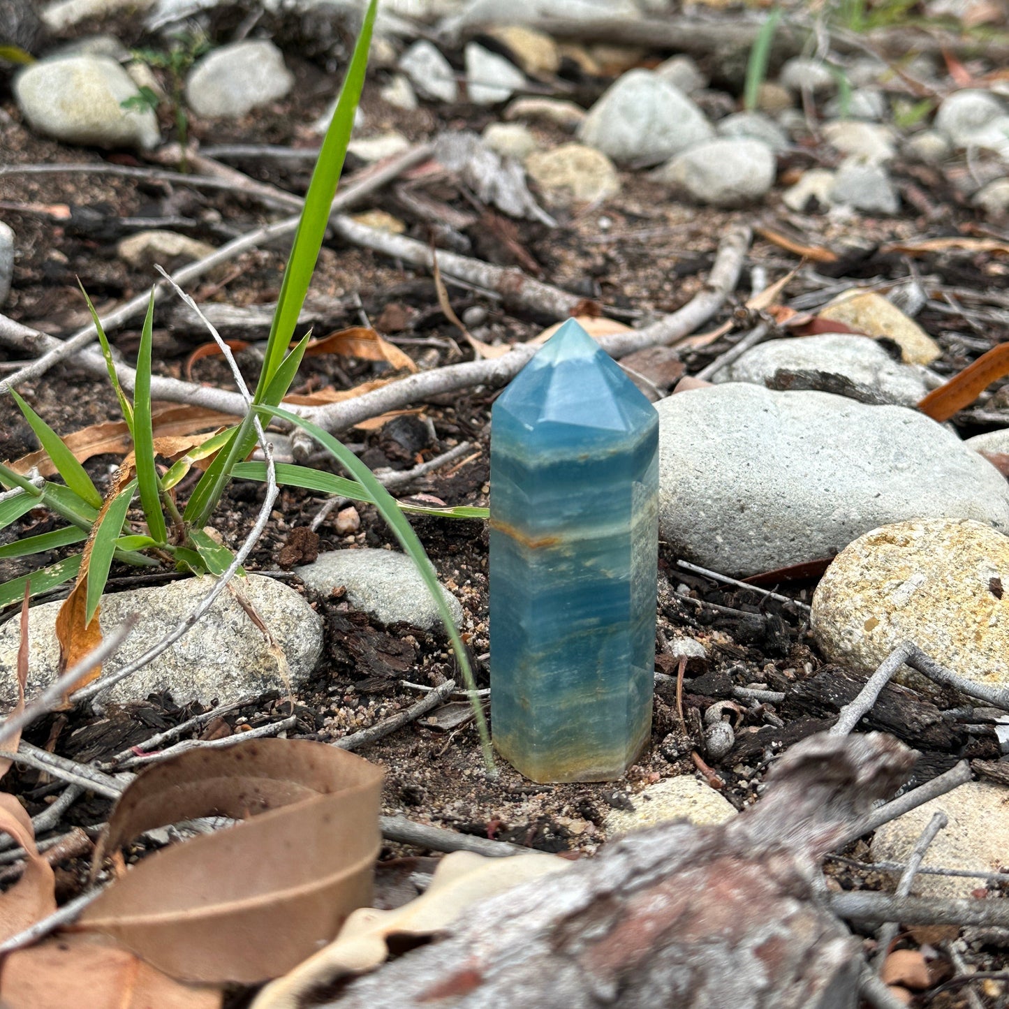 Blue Onyx Crystal Tower – Grounding, Emotional Strength & Spiritual Protection