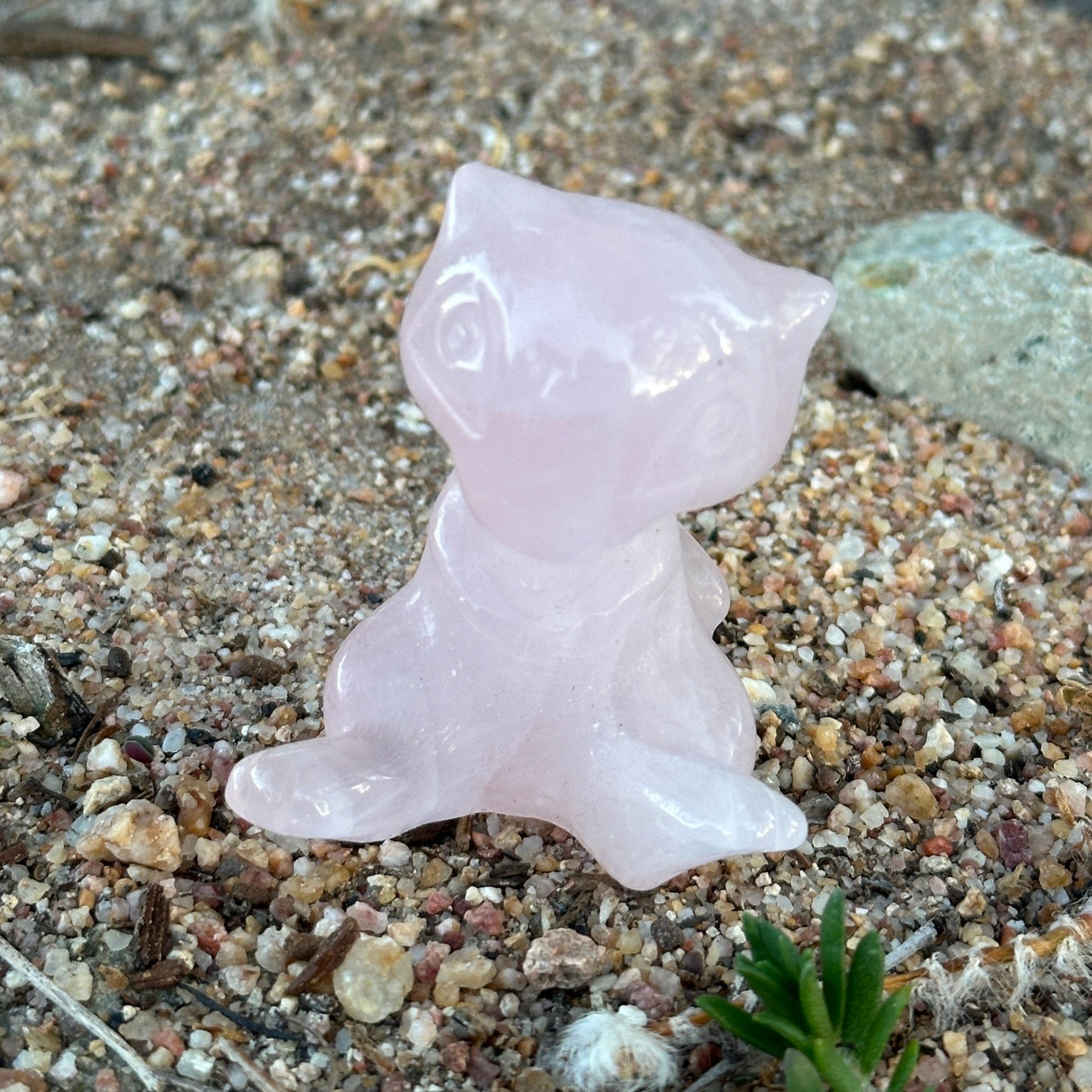 Rose Quartz Mewtwo Crystal Carving – Pokémon Collectible for Love, Healing & Spiritual Harmony