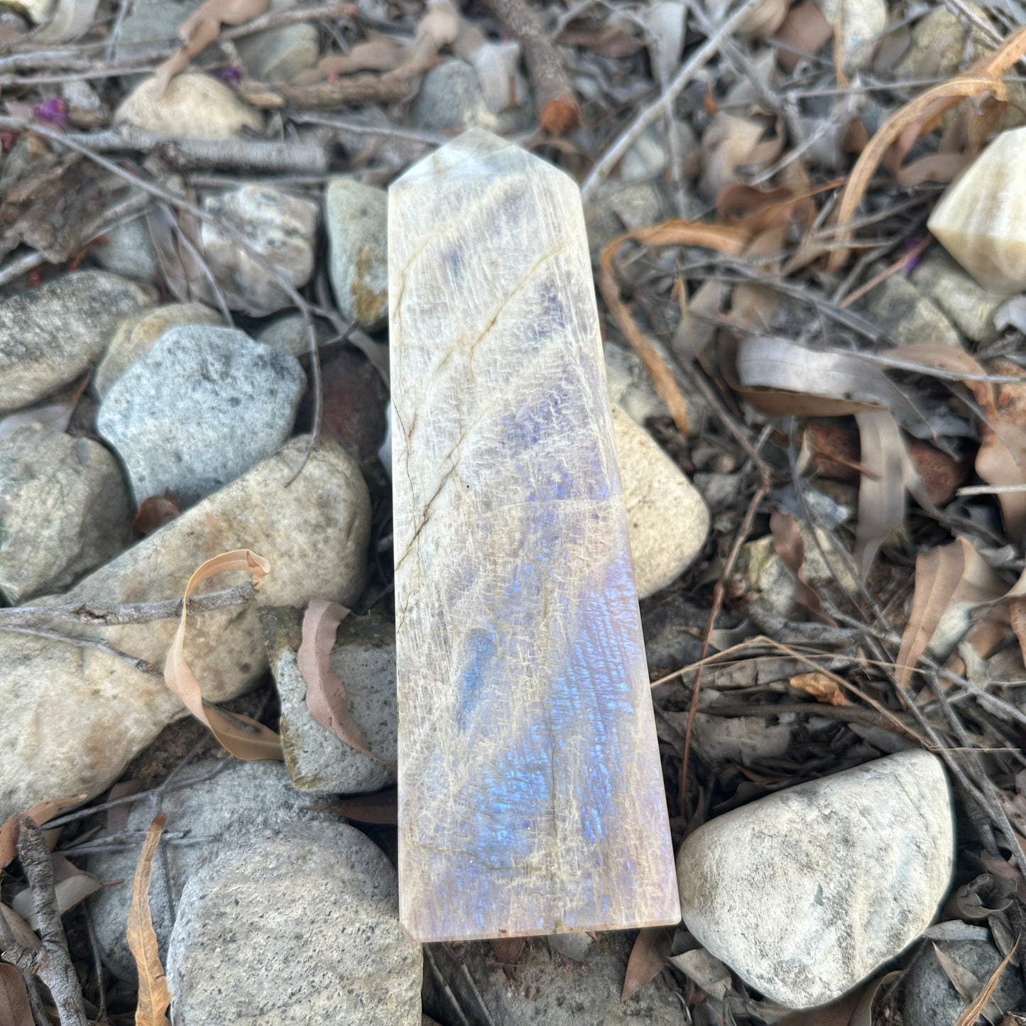 White Moonstone Tower – Intuition, Emotional Healing & New Beginnings
