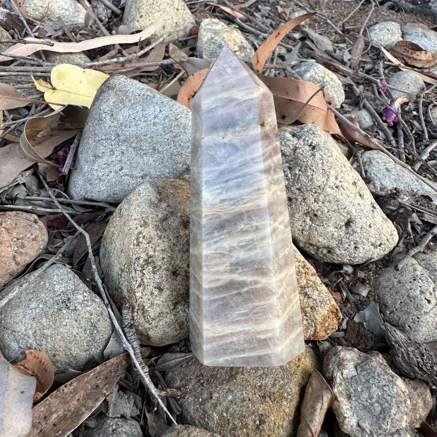 White Moonstone Tower – Intuition, Emotional Healing & New Beginnings
