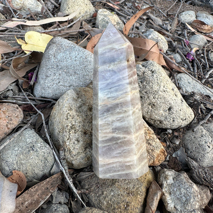 White Moonstone Tower – Intuition, Emotional Healing & New Beginnings
