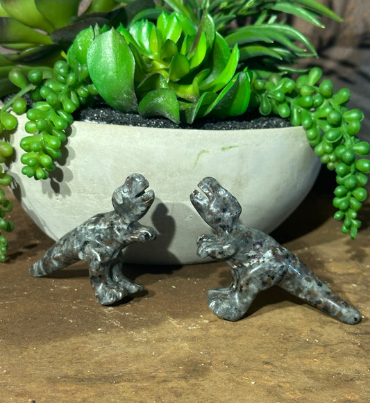 Tyrannosaurus Rex Dinosaur Yooperlite Crystal Carving – UV-Reactive Glow, Jurassic Power & Spiritual Healing