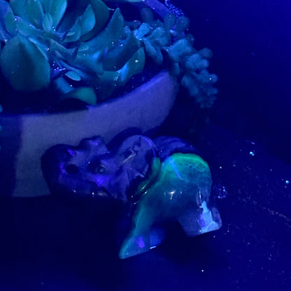 Volcanic Agate Elephant Carving – UV Reactive Crystal for Protection, Healing & Wisdom