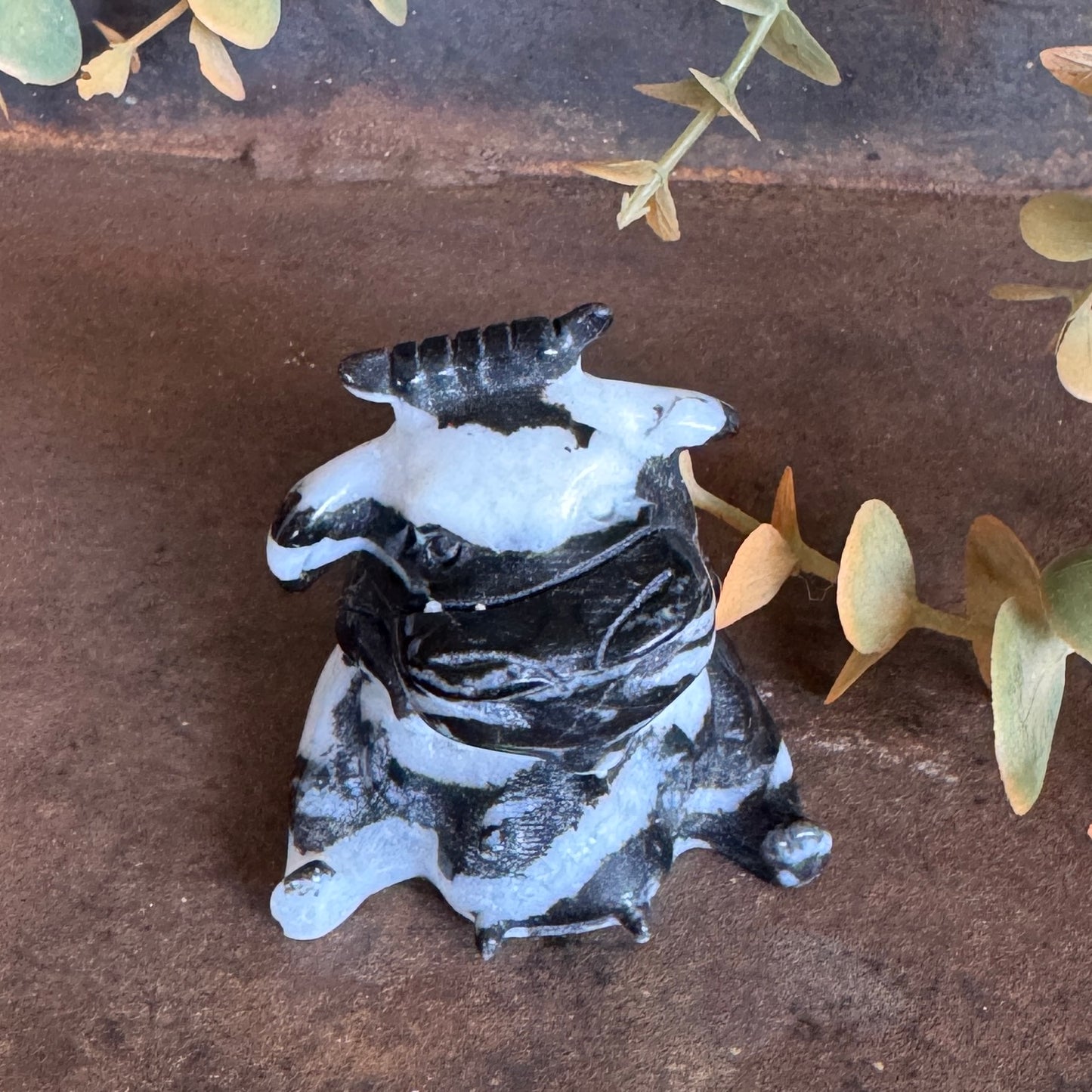 Crystal Pet – Zebra Jasper Cow Crystal Carving for Grounding, Emotional Strength & Inner Harmony