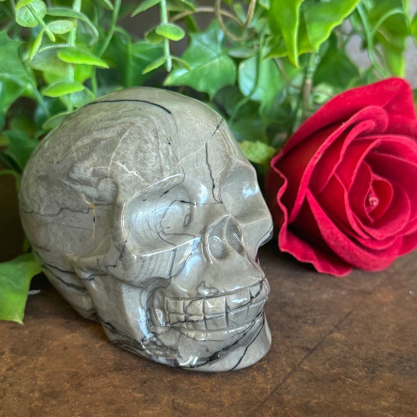 Volcanic Agate Crystal Skull – UV Reactive Protection, Transformation & Inner Awakening