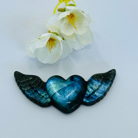 Labradorite Heart with Wings – Transformation, Protection & Intuitive Awakening