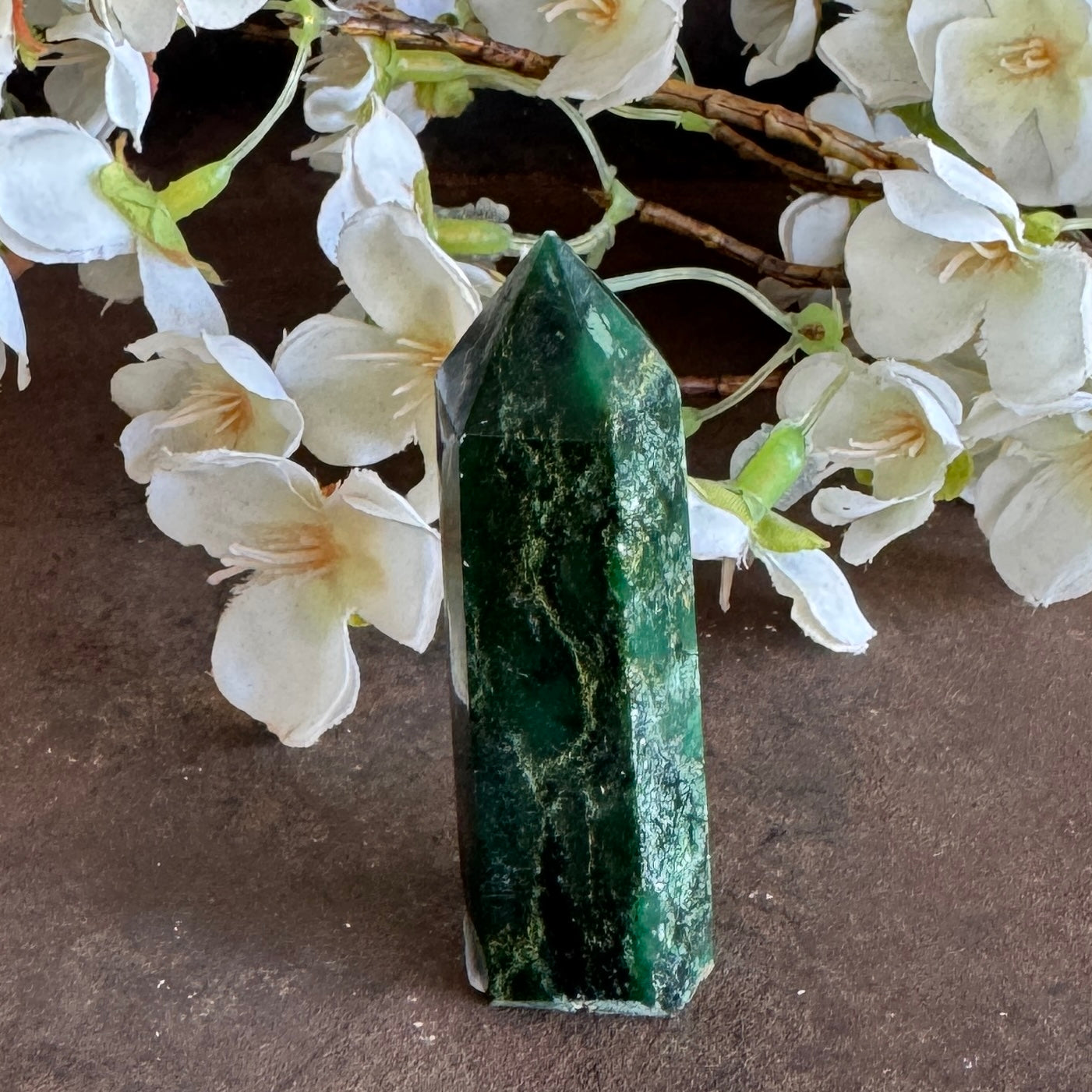 Emerald Crystal Tower – Heart Chakra Healing, Abundance & Spiritual Growth