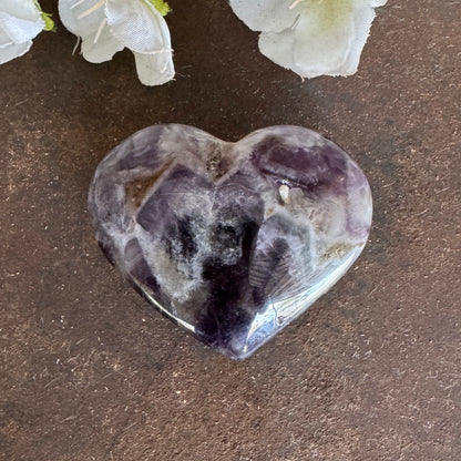Chevron Amethyst Crystal Heart – Deep Emotional Healing & Spiritual Protection