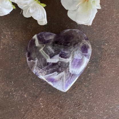 Chevron Amethyst Crystal Heart – Deep Emotional Healing & Spiritual Protection