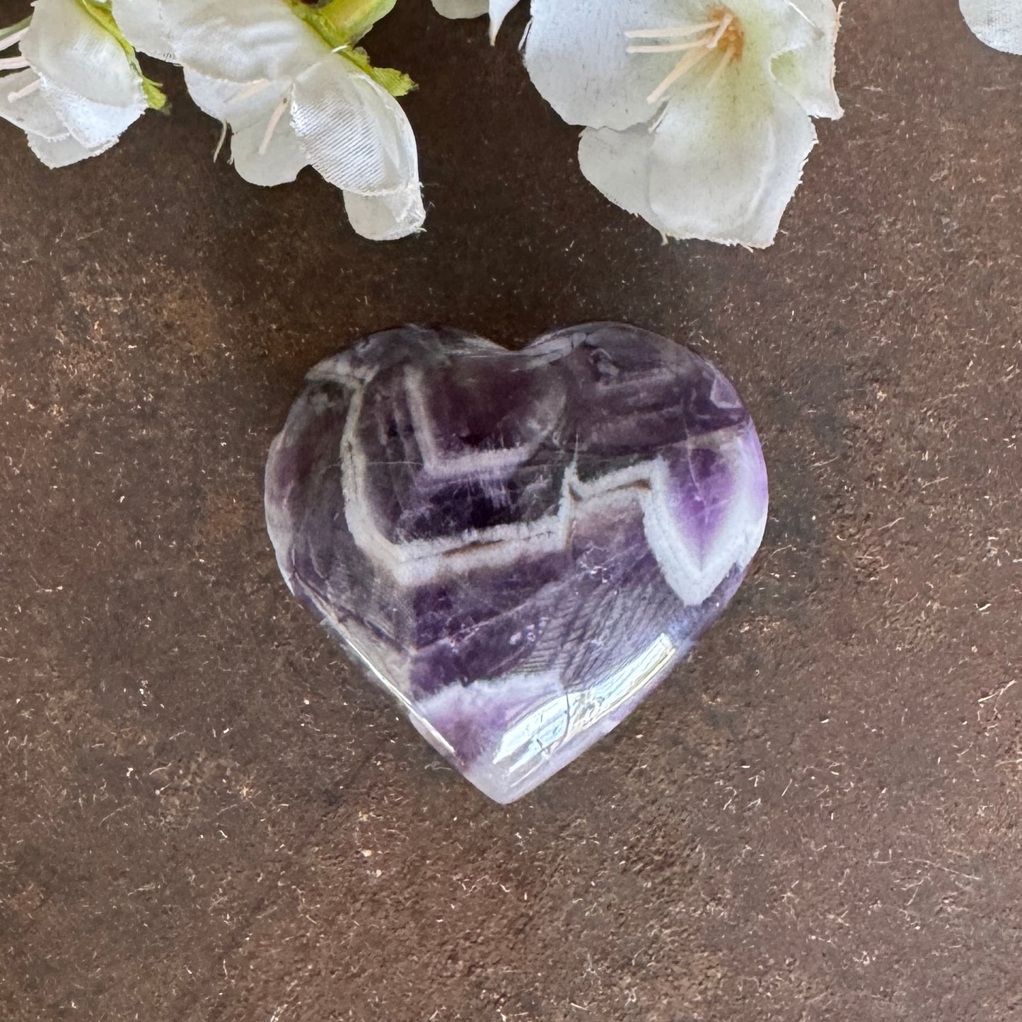 Chevron Amethyst Crystal Heart – Deep Emotional Healing & Spiritual Protection