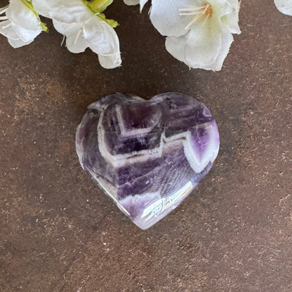 Chevron Amethyst Crystal Heart – Deep Emotional Healing & Spiritual Protection