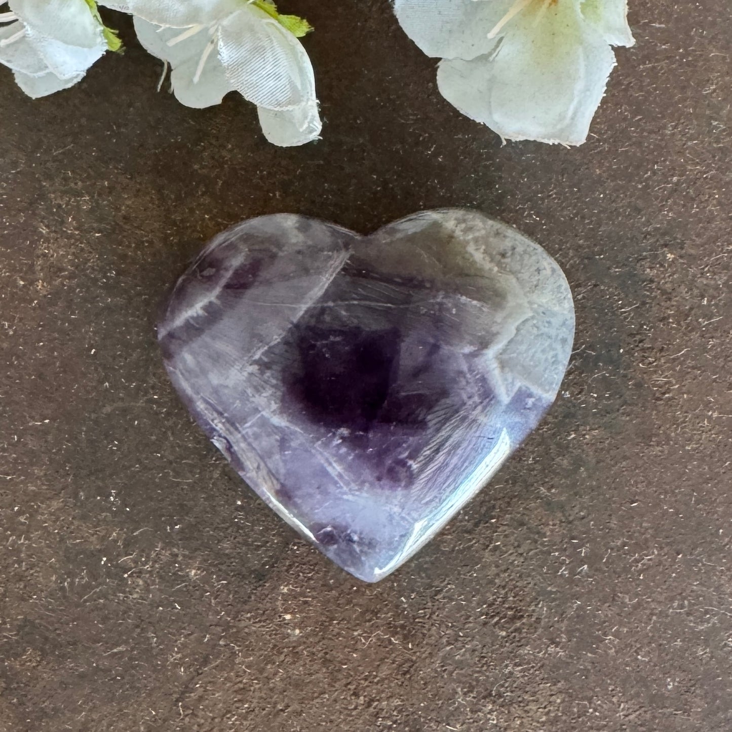 Chevron Amethyst Crystal Heart – Deep Emotional Healing & Spiritual Protection