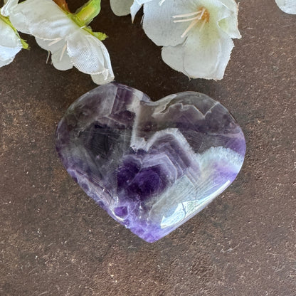 Chevron Amethyst Crystal Heart – Deep Emotional Healing & Spiritual Protection