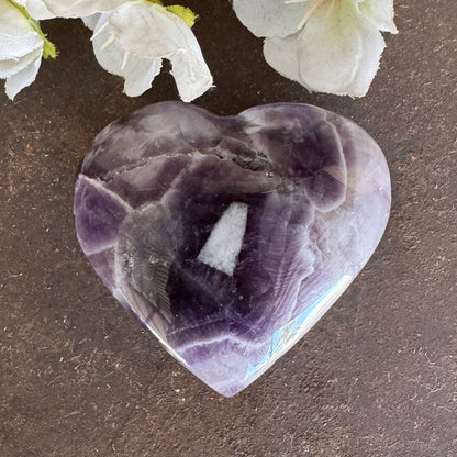 Chevron Amethyst Crystal Heart – Deep Emotional Healing & Spiritual Protection