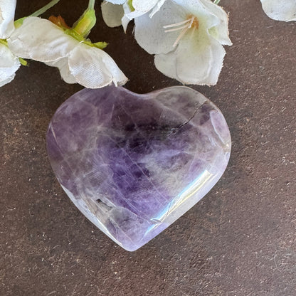 Chevron Amethyst Crystal Heart – Deep Emotional Healing & Spiritual Protection