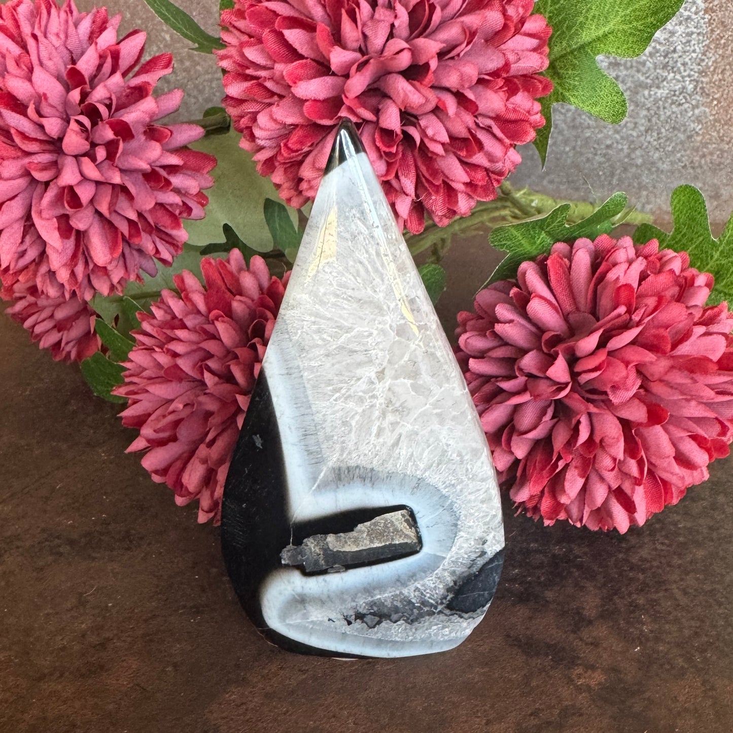 Black Agate Crystal Free Shapes – Grounding, Protection & Spiritual Healing Energy