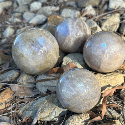 Moonstone Crystal Sphere – Intuition, Feminine Energy & Emotional Balance