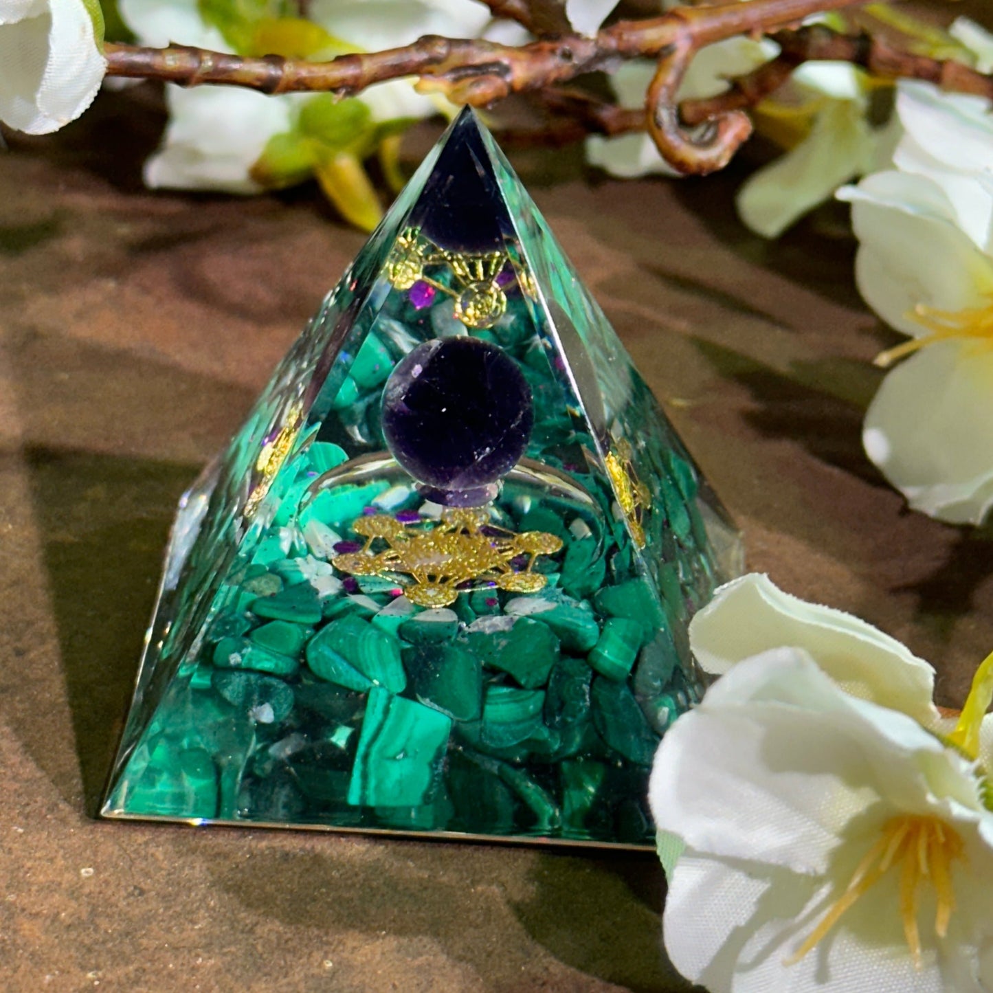 Orgonite Pyramid with Amethyst, Malachite & Metatron’s Cube – Spiritual Protection & Energy Healing