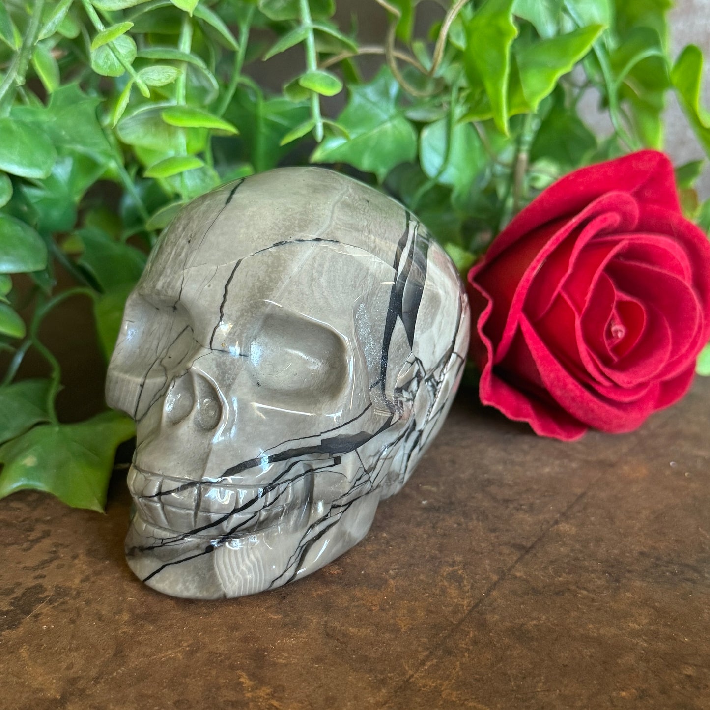 Volcanic Agate Crystal Skull – UV Reactive Protection, Transformation & Inner Awakening
